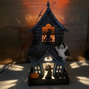 Scentsy halloween house warmer